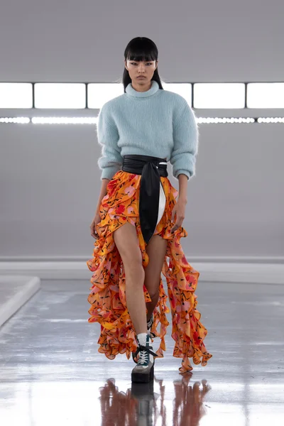 Look 32
